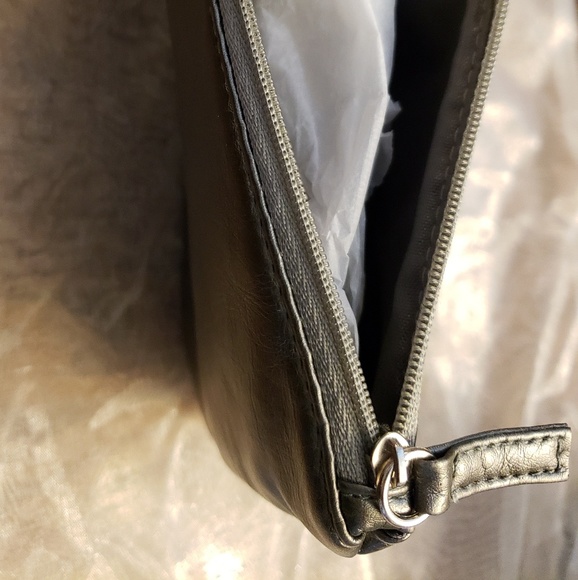 ❤️SOLD!❤️Evening Bag/Wristlet Pewter Grey - New Tags - Picture 4 of 5